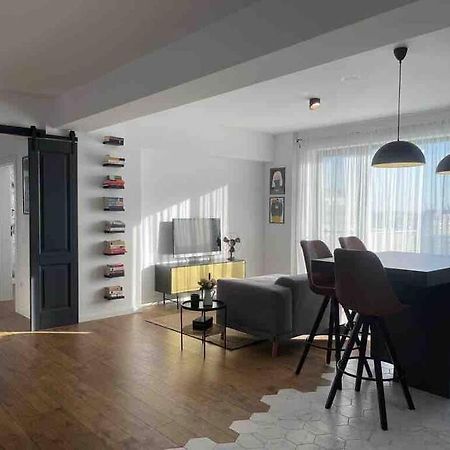 Modern 2-Bedroom Apartment In New Residence Craiova Luaran gambar