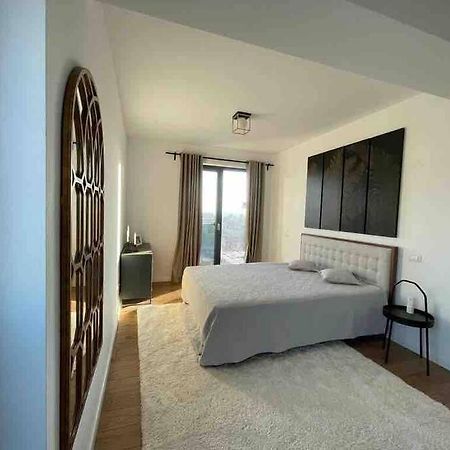 Modern 2-Bedroom Apartment In New Residence Craiova Luaran gambar