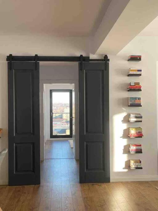 Modern 2-Bedroom Apartment In New Residence Craiova Luaran gambar