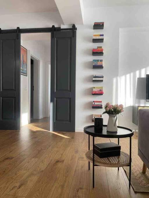 Modern 2-Bedroom Apartment In New Residence Craiova Luaran gambar