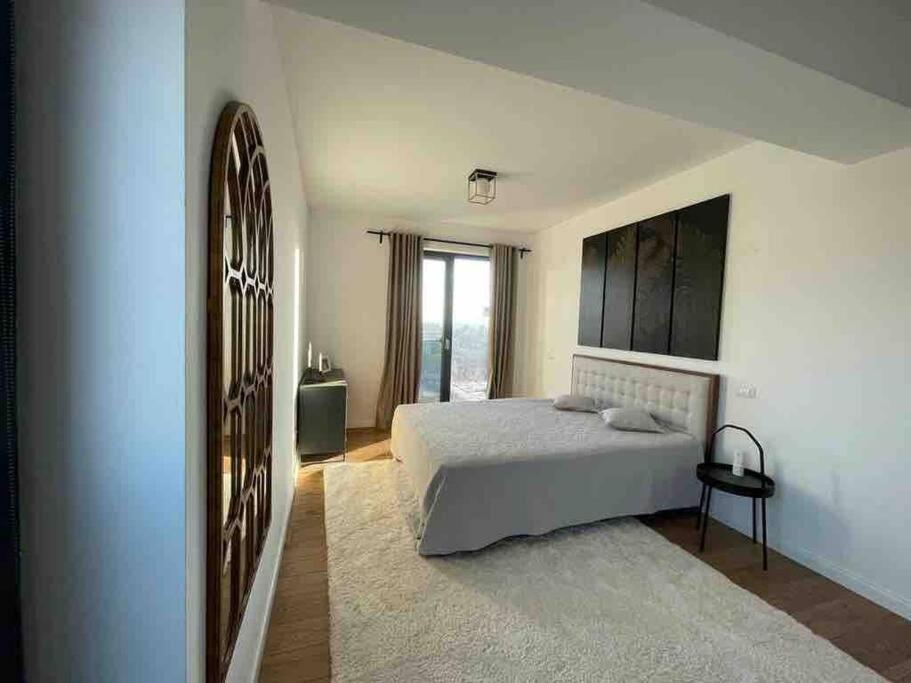 Modern 2-Bedroom Apartment In New Residence Craiova Luaran gambar
