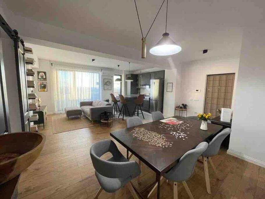 Modern 2-Bedroom Apartment In New Residence Craiova Luaran gambar